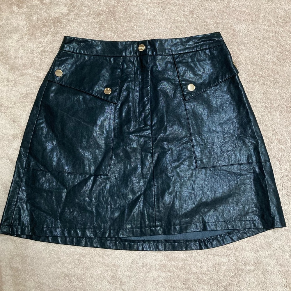 NWT Zara Faux Leather mini skirt - size XS - black colour